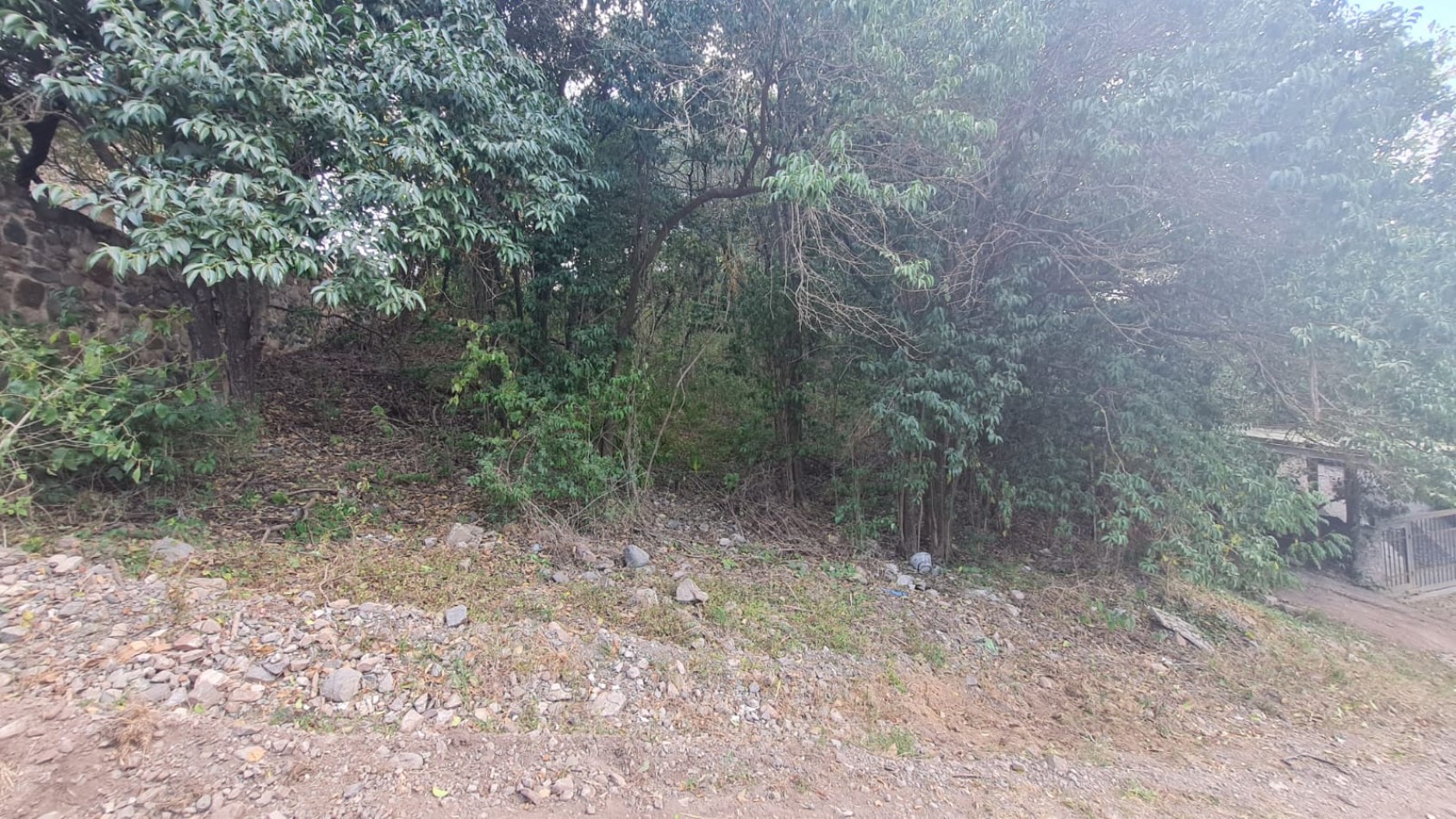 Lote con vistas a las sierras