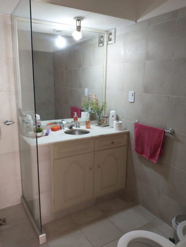 VENTA Departamento de 1 dormitorio - Nueva Cordoba - con 60m² de espacio. Obispo Salguero al 400.