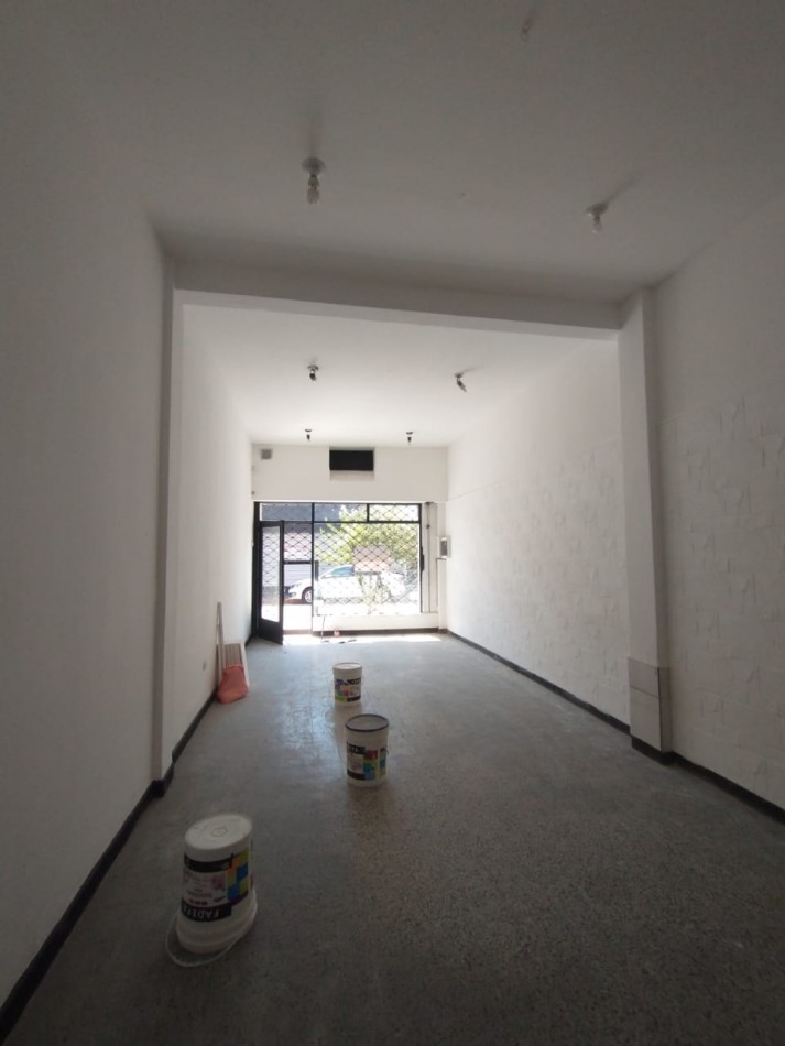 Alquiler Local. Barrio Centro. Alvear 448