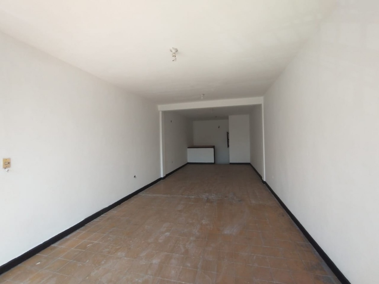 Alquiler Local. Barrio Centro. Alvear 448