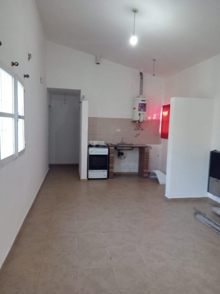 Alquiler Casa 2 dormitorios. Vuelta de Obligado al 200