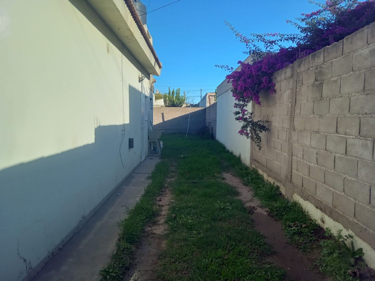 Alquiler Casa 2 dormitorios. Vuelta de Obligado al 200