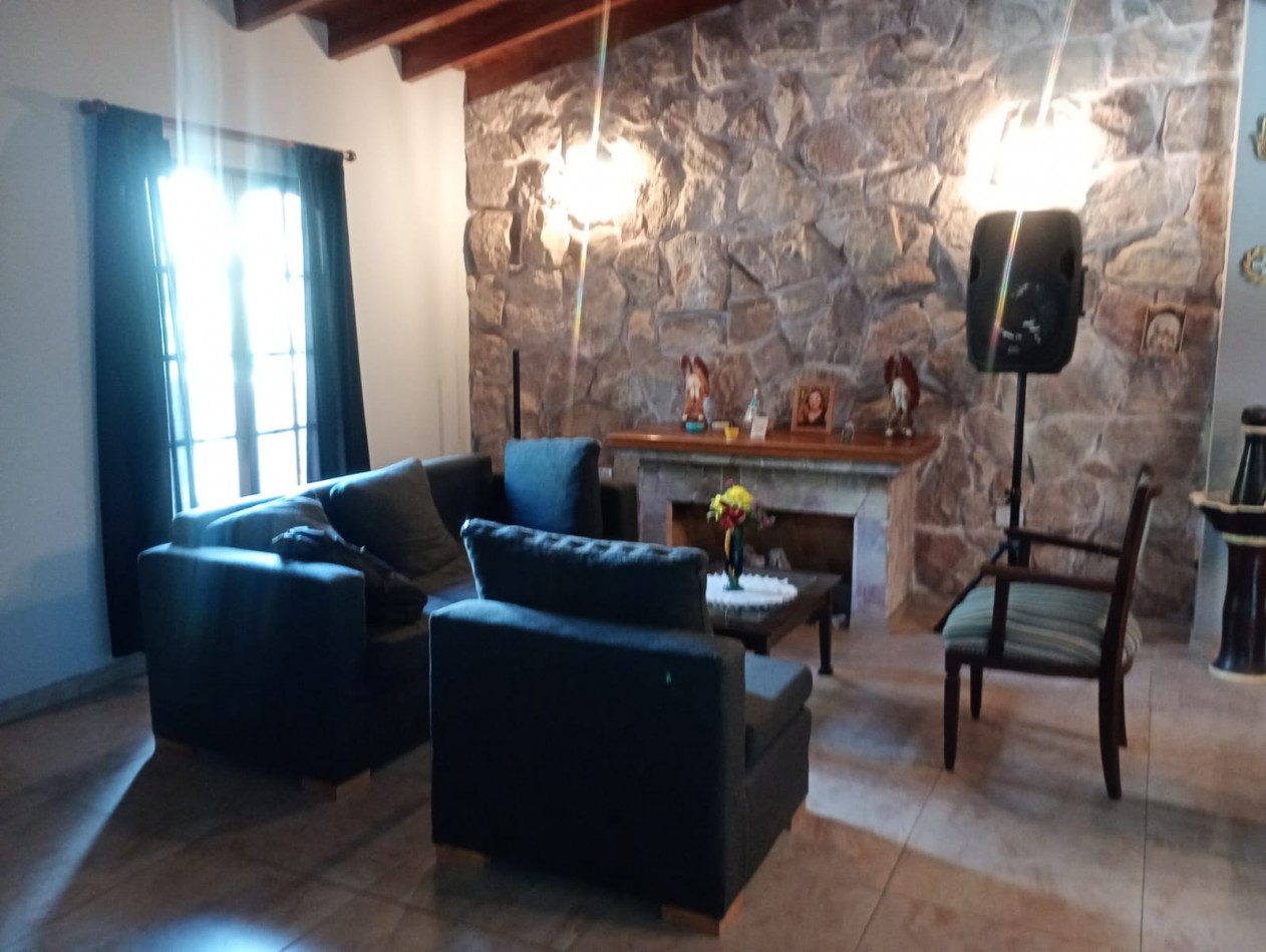 Venta casa 3 Dormitorios- Barrio Quebrada de las Rosas