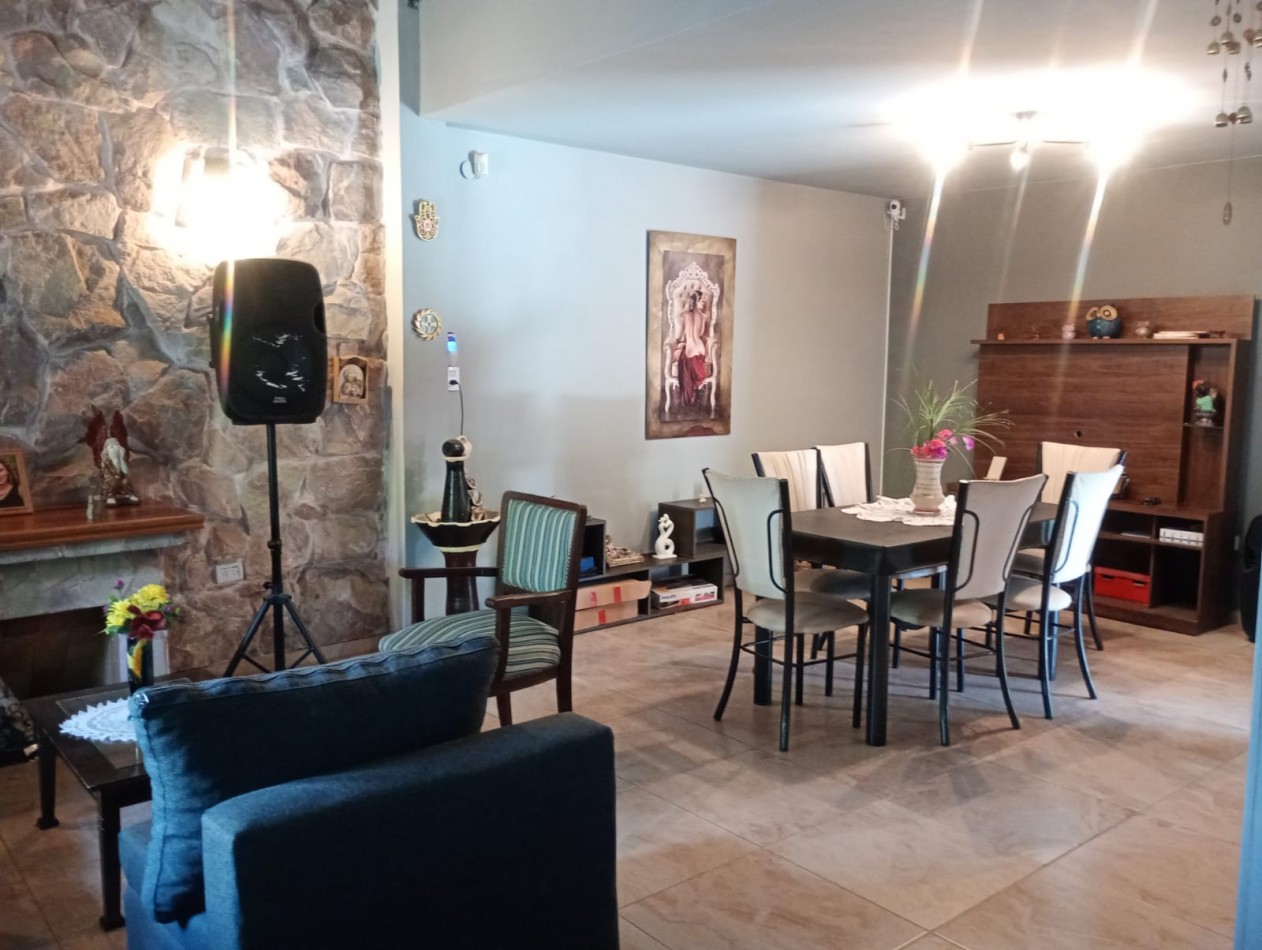 Venta casa 3 Dormitorios- Barrio Quebrada de las Rosas