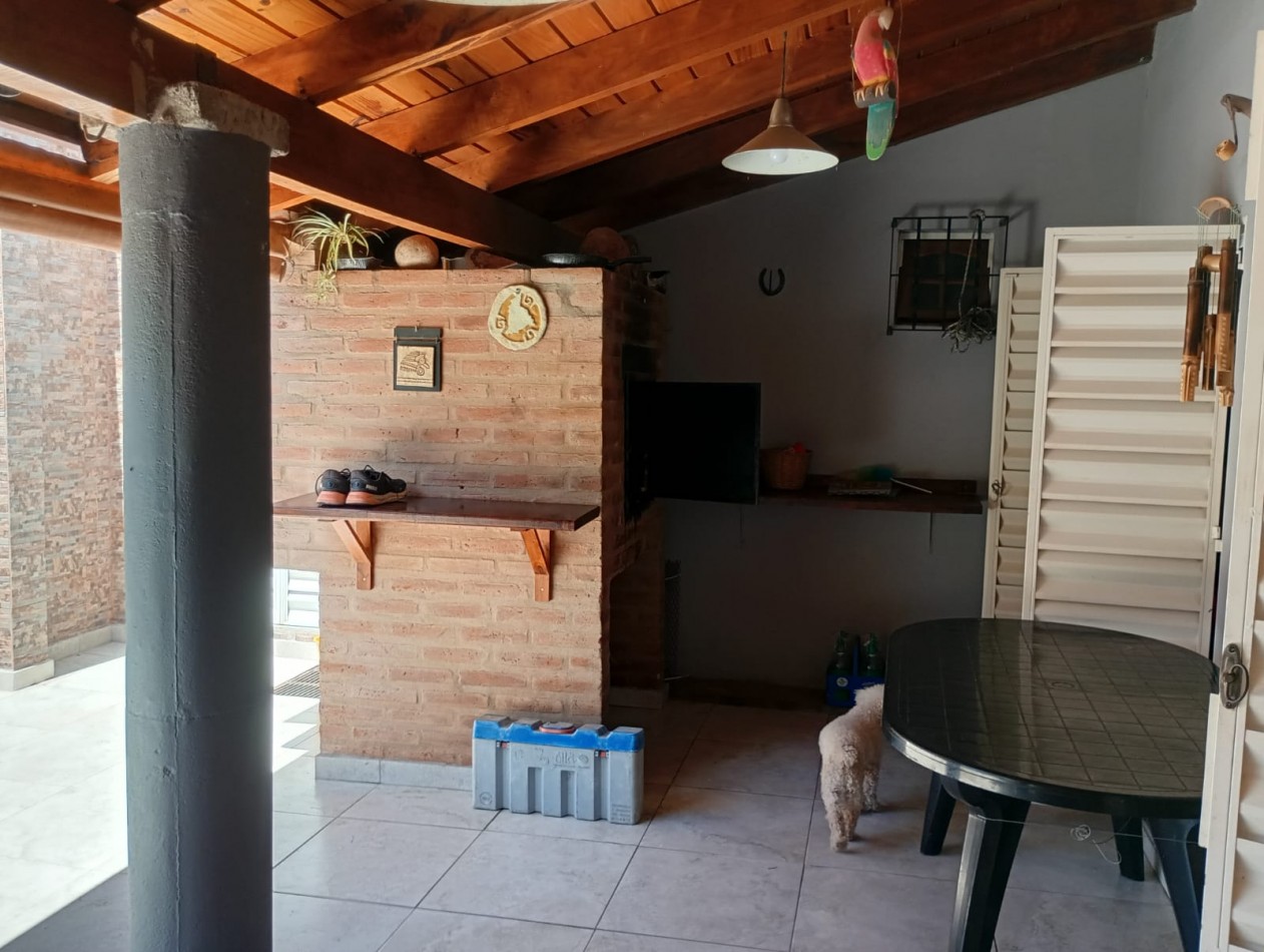 Venta casa 3 Dormitorios- Barrio Quebrada de las Rosas