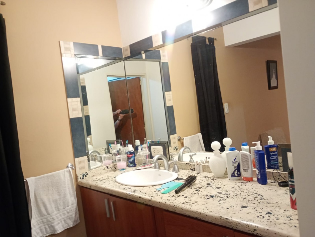 Venta casa 3 Dormitorios- Barrio Quebrada de las Rosas