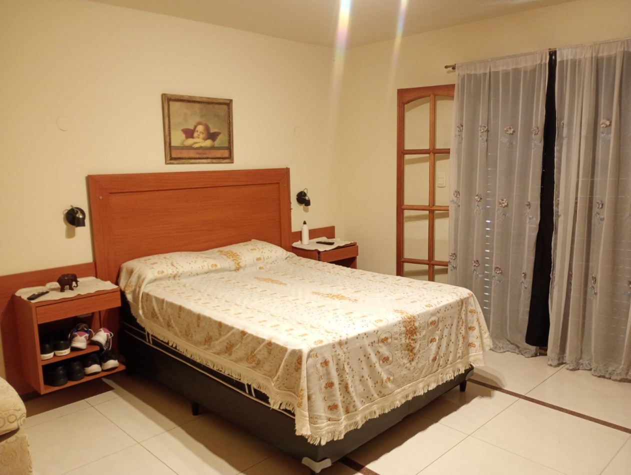 Venta casa 3 Dormitorios- Barrio Quebrada de las Rosas